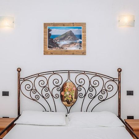Casa Vacanze Maestrale - By Faendho Porto Torres Bagian luar foto