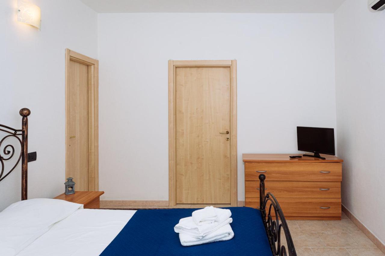 Casa Vacanze Maestrale - By Faendho Porto Torres Bagian luar foto